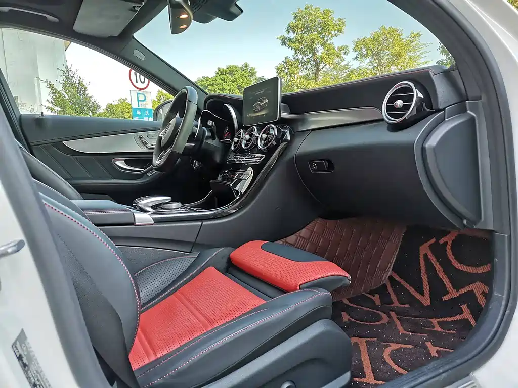 Mercedes-Benz C-Class AMG 2020 — фото 17