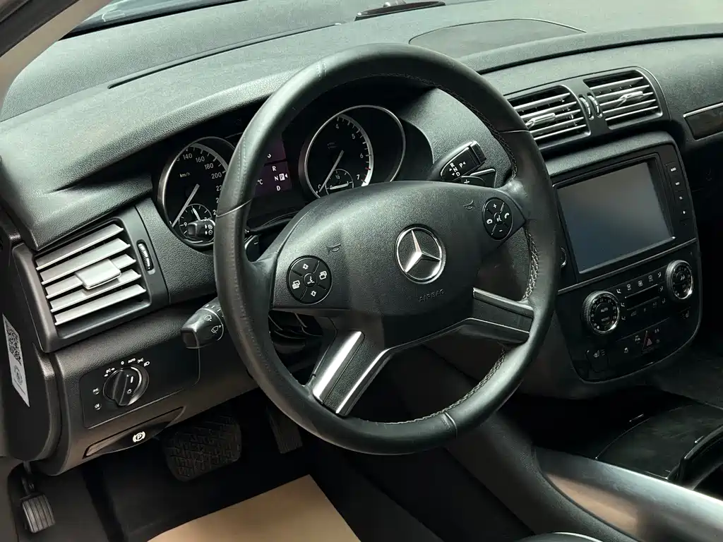 Mercedes-Benz R-Class 2017 — фото 10