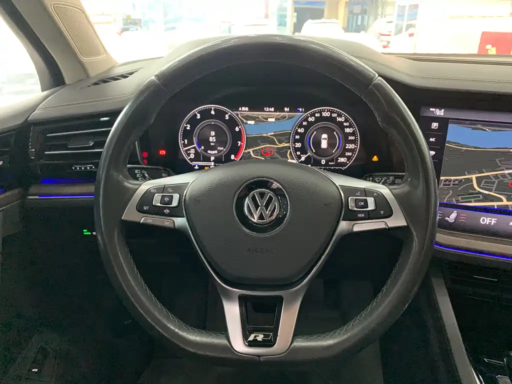 Volkswagen Touareg 2020 — фото 17