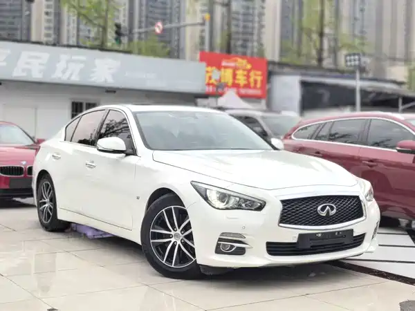 Infiniti Q50 2014