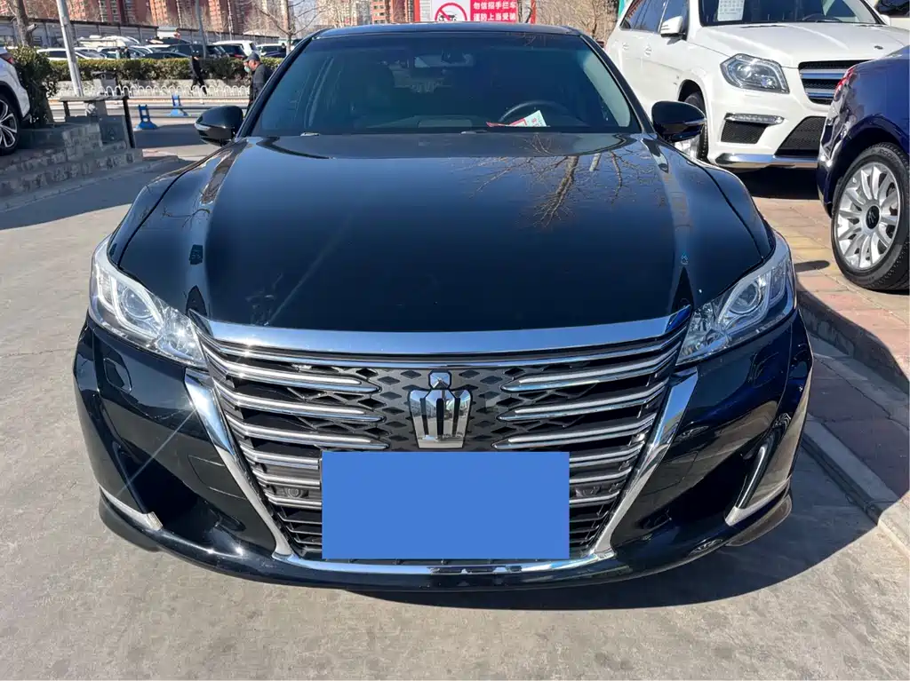 Toyota Crown 2016 — фото 2