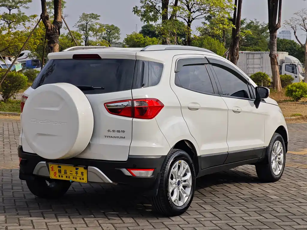 Ford Ecosport 2016 — фото 8