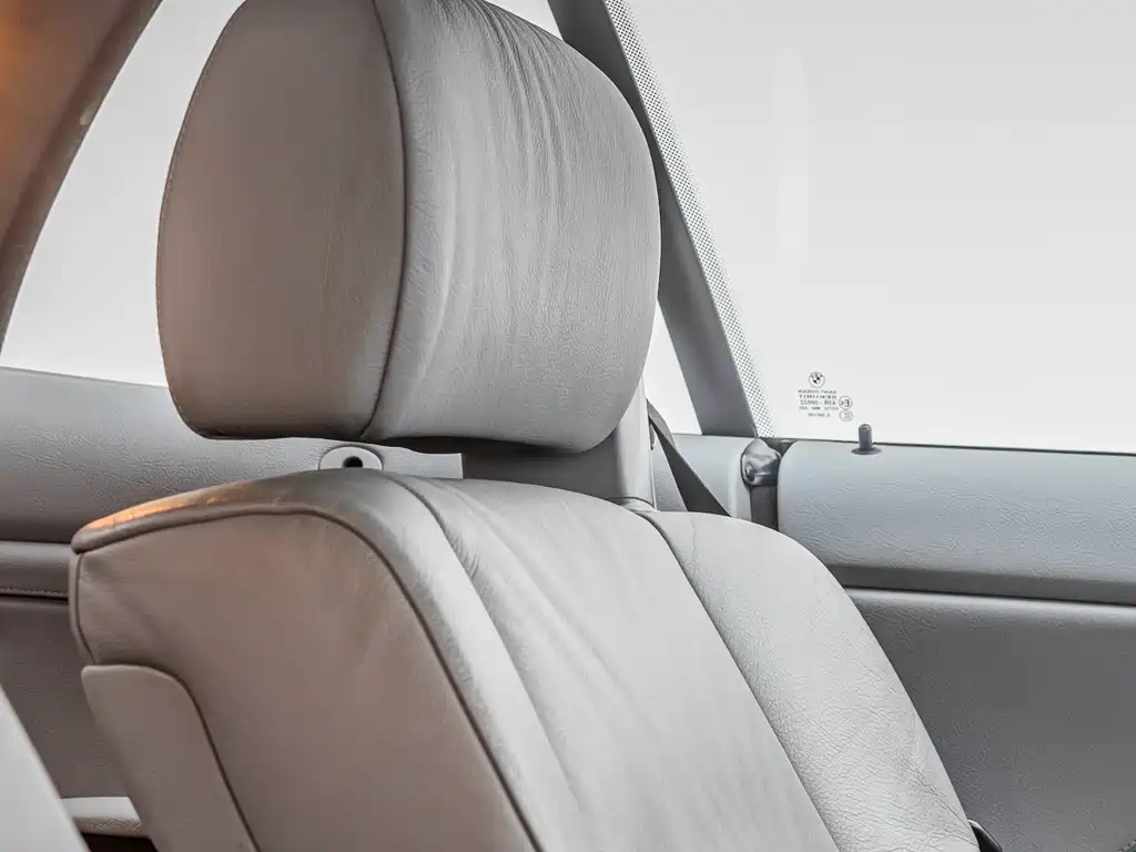BMW 3 Series 2005 — фото 16