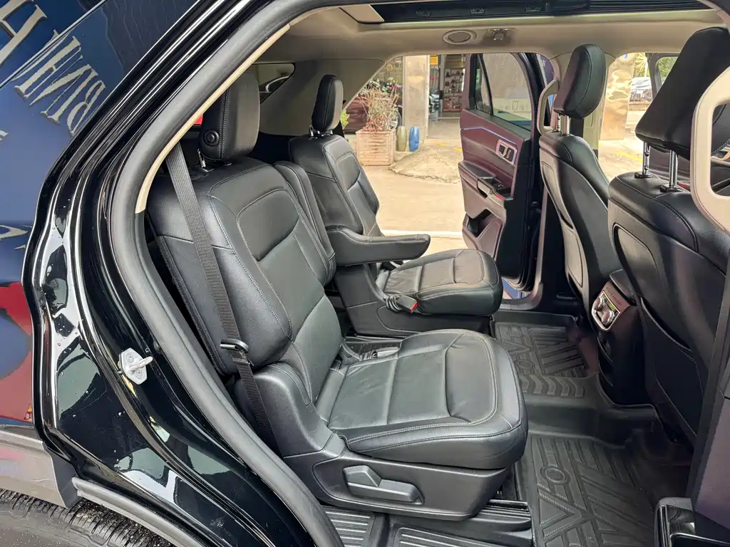 Ford Explorer 2020 — фото 18