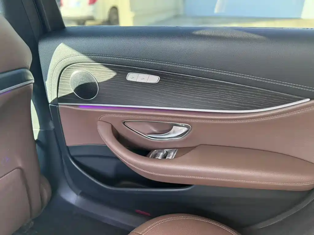 Mercedes-Benz E-Class 2020 — фото 10
