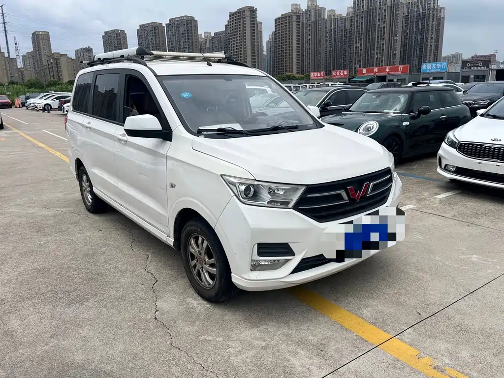 Wuling Hongguang 2019 — фото 1