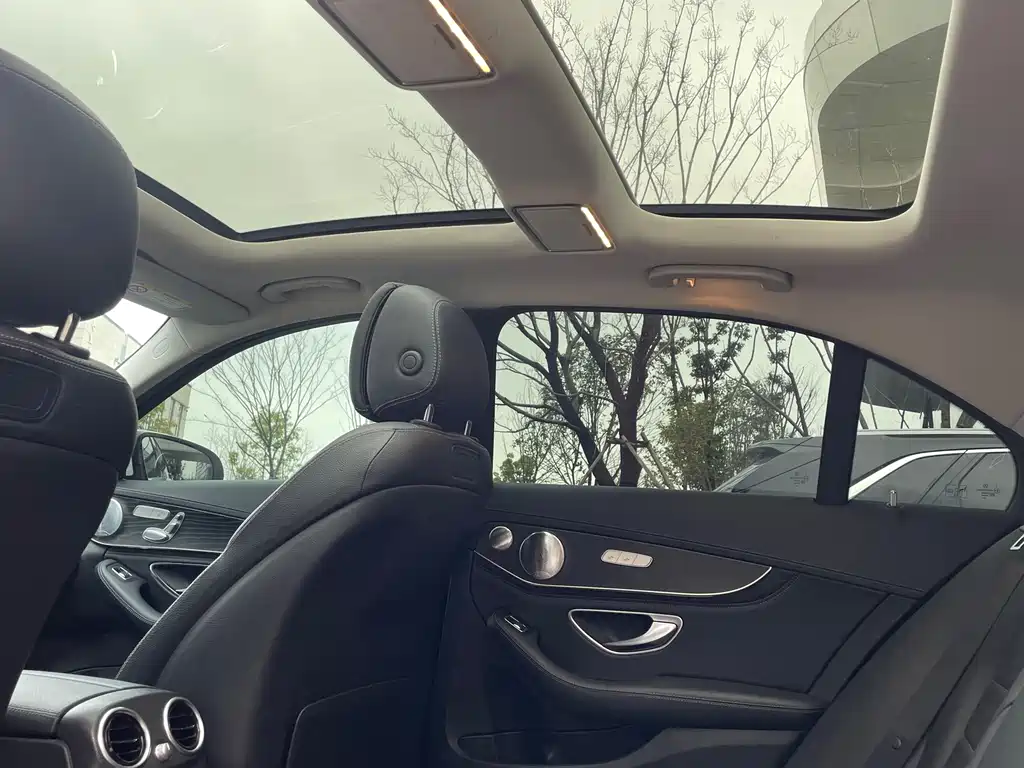 Mercedes-Benz C-Class 2019 — фото 20