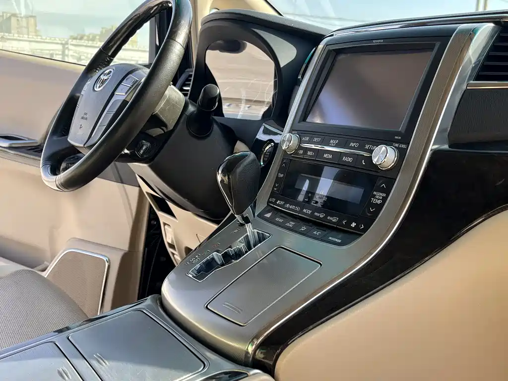 Toyota Alphard 2015 — фото 6