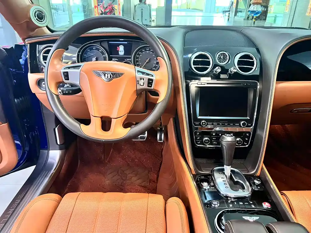 Bentley Flying Spur 2015 — фото 8