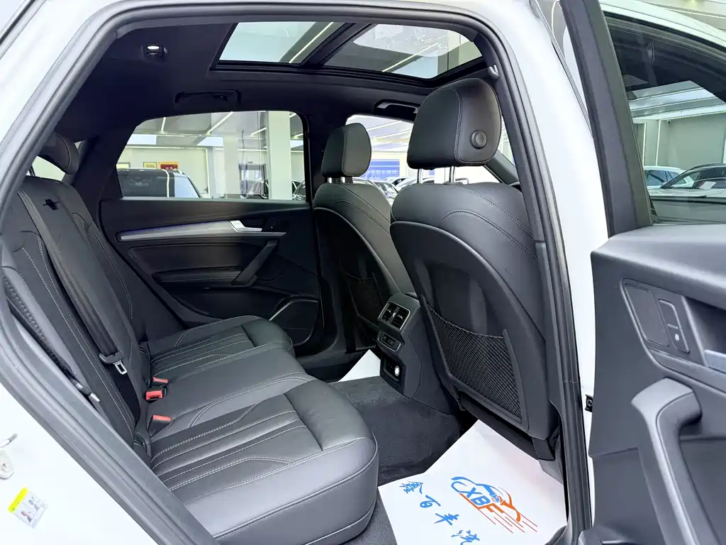 Audi Q5L Sportback 2023 — фото 7