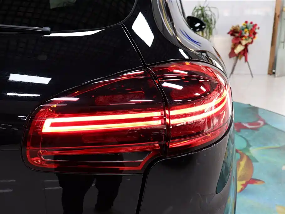 Porsche Cayenne 2017 — фото 26