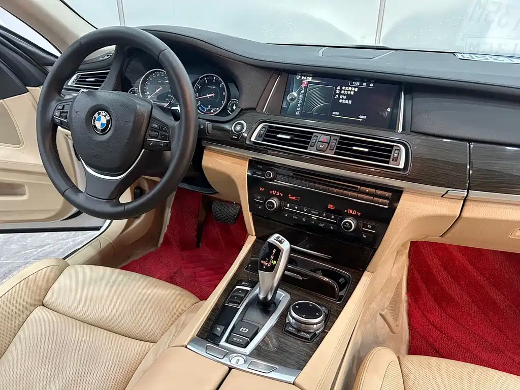 BMW 7 Series 2015 — фото 14