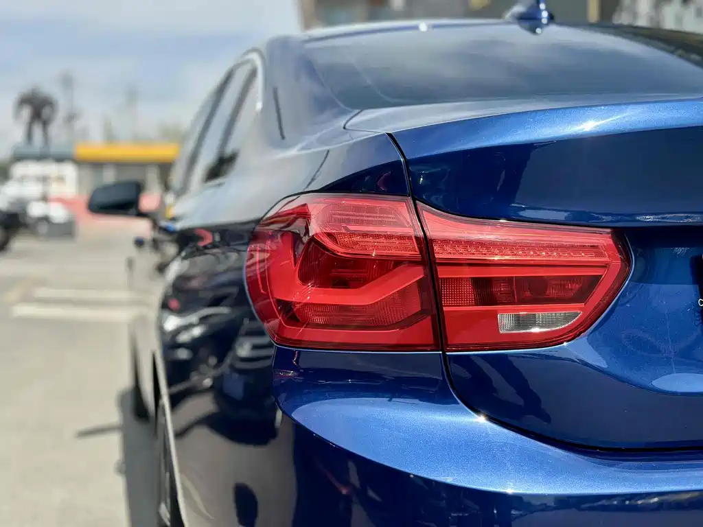 BMW 1 Series 2019 — фото 11