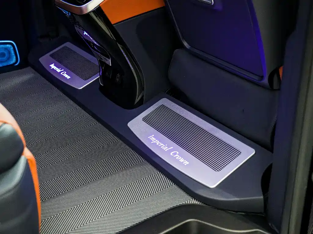 Toyota Hiace 2025 — фото 11