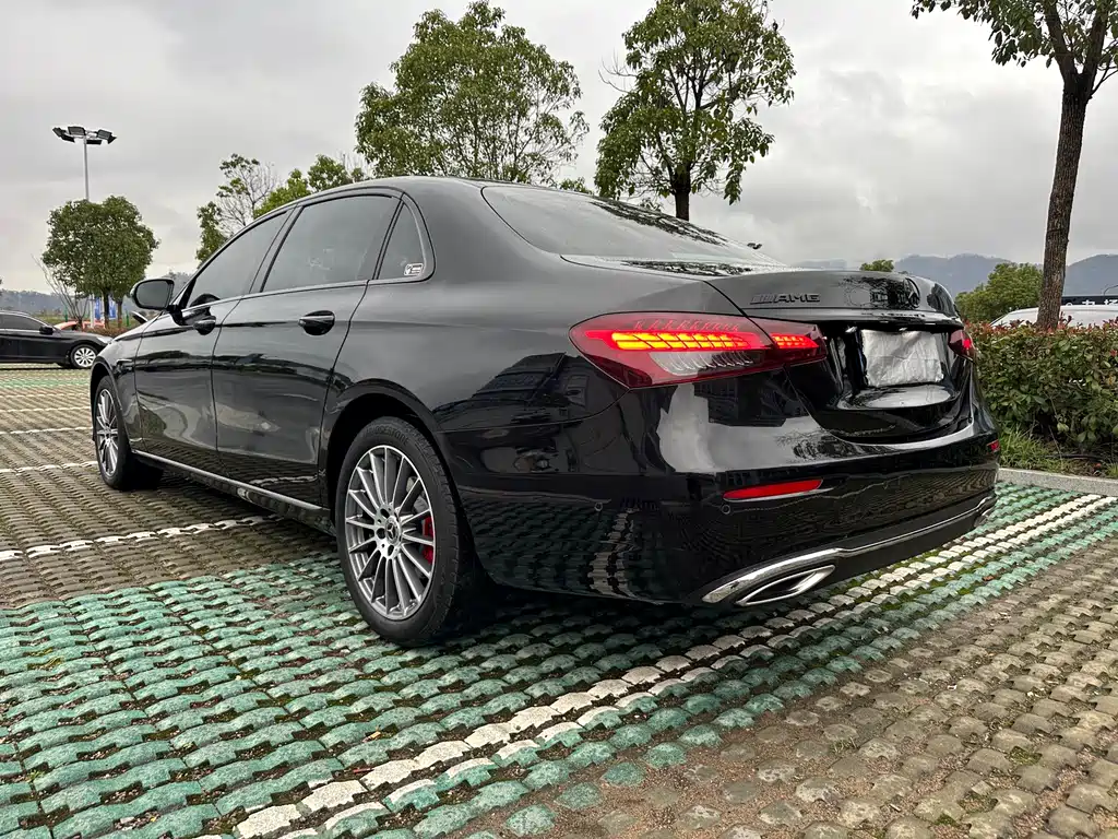 Mercedes-Benz E-Class 2023 — фото 18