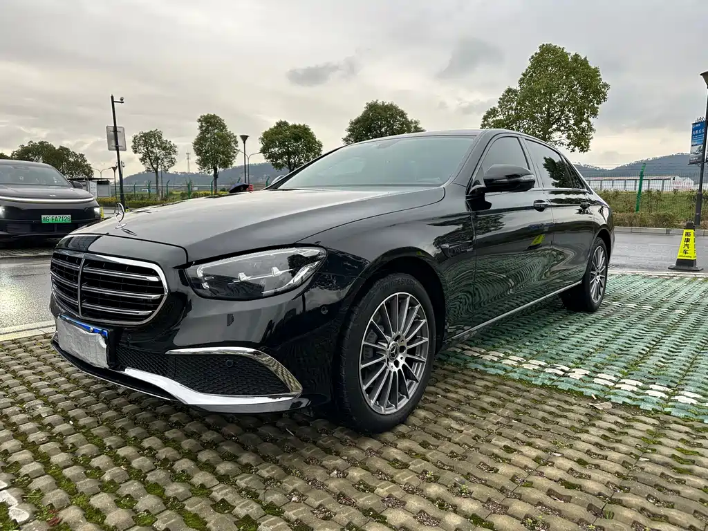 Mercedes-Benz E-Class 2023 — фото 1