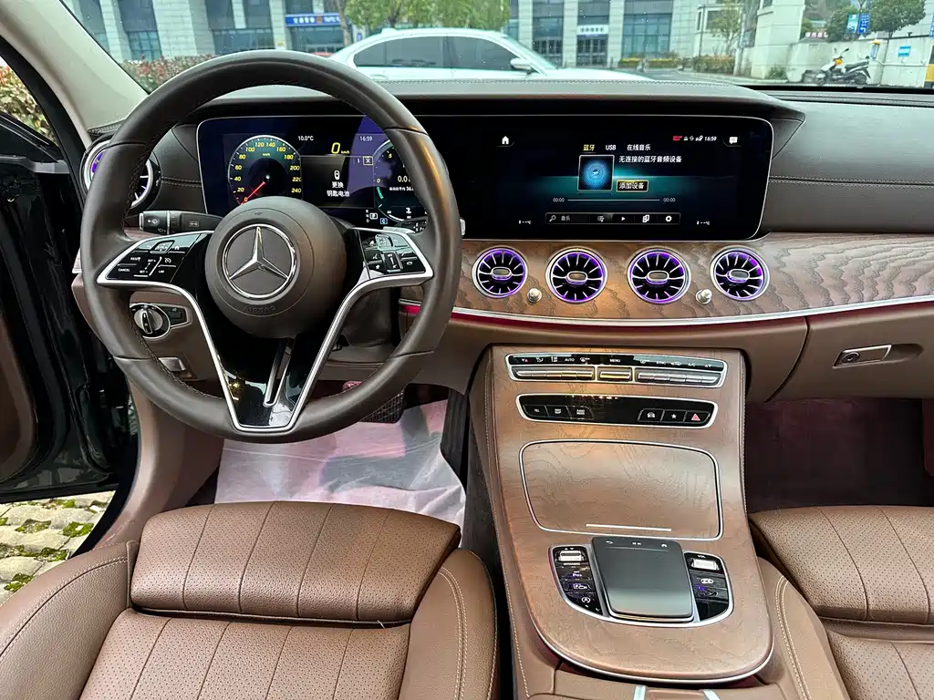 Mercedes-Benz E-Class 2023 — фото 13