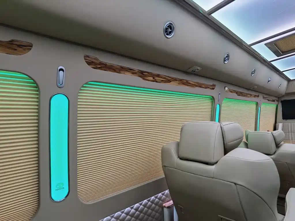 Toyota Coaster 2022 — фото 14