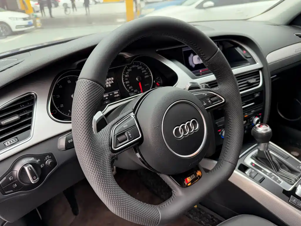Audi A4 2016 — фото 18