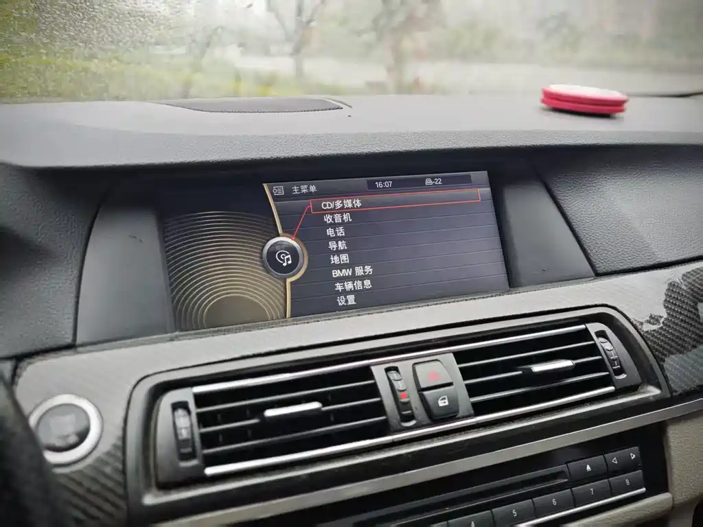 BMW 5 Series 2013 — фото 20
