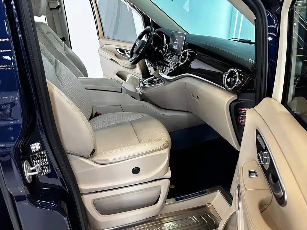 Mercedes-Benz V-Class 2020 — фото 22