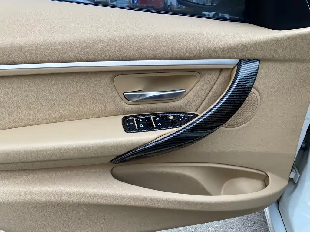 BMW 3 Series 2015 — фото 16