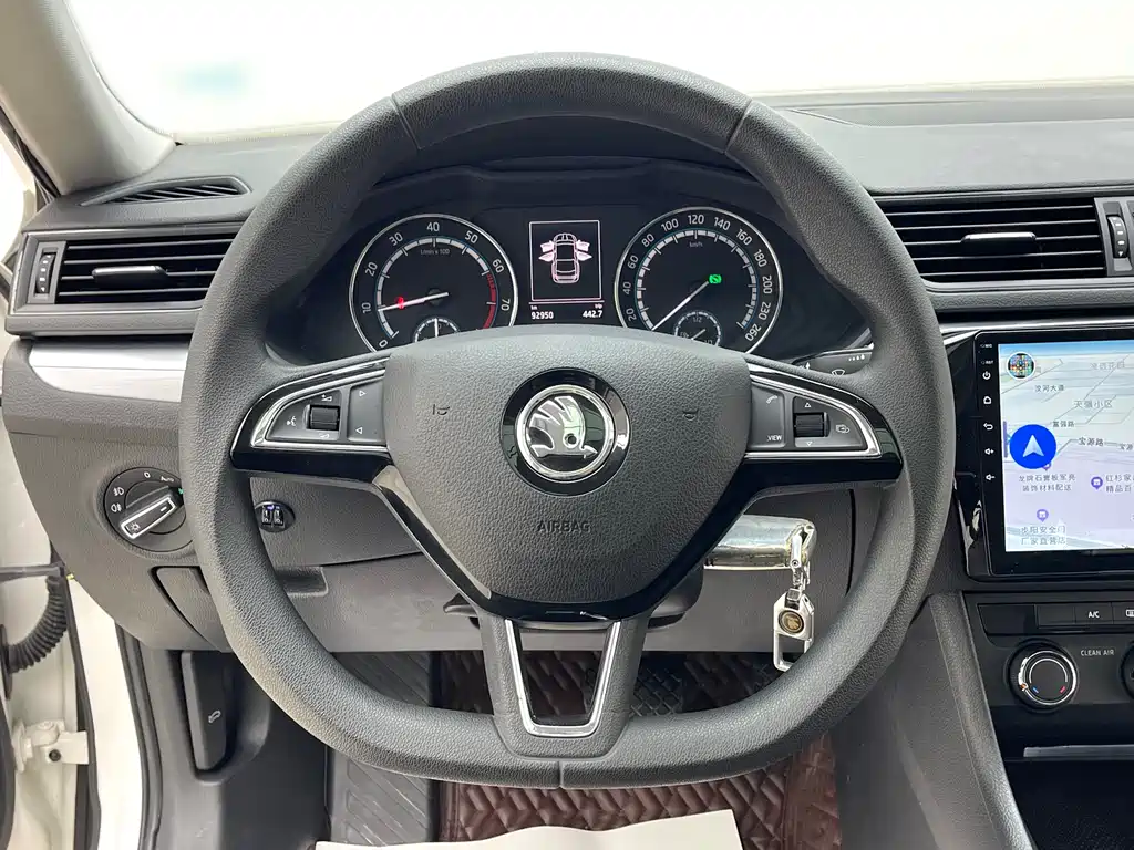 Skoda Superb 2022 — фото 15