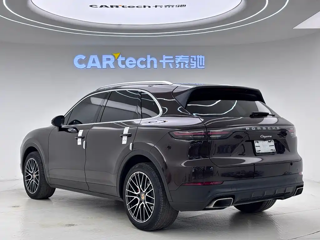 Porsche Cayenne 2019 — фото 30