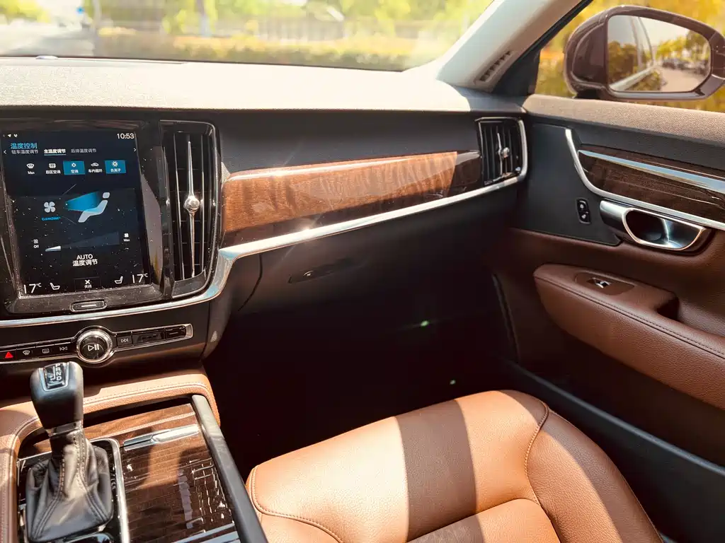 Volvo S90 2017 — фото 11