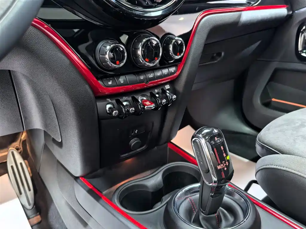 MINI JCW Countryman 2021 — фото 11