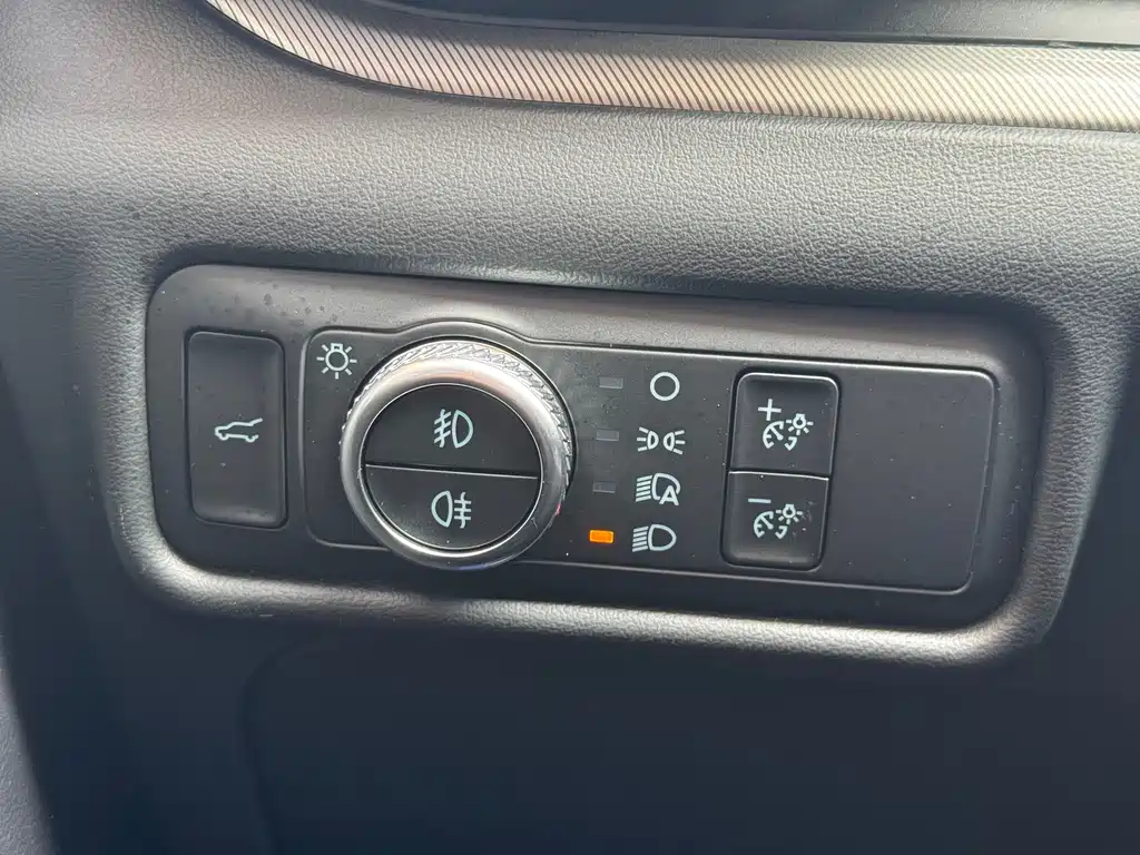 Ford Explorer 2020 — фото 24