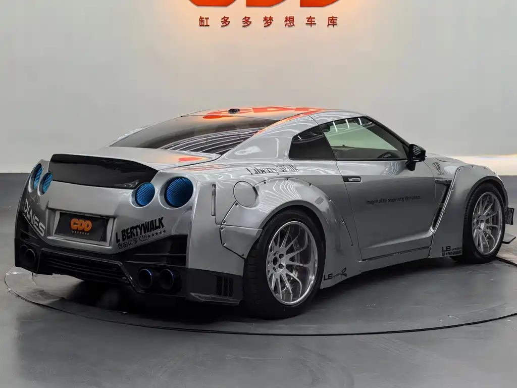 Nissan GT-R 2015 — фото 5