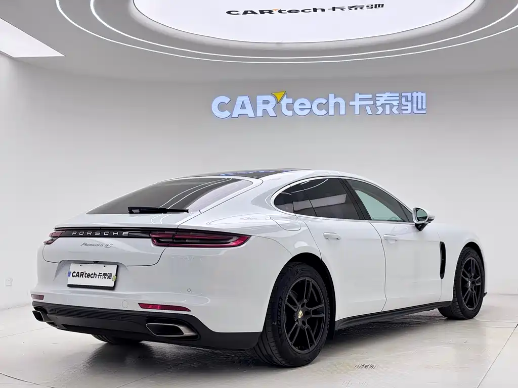 Porsche Panamera 2017 — фото 27