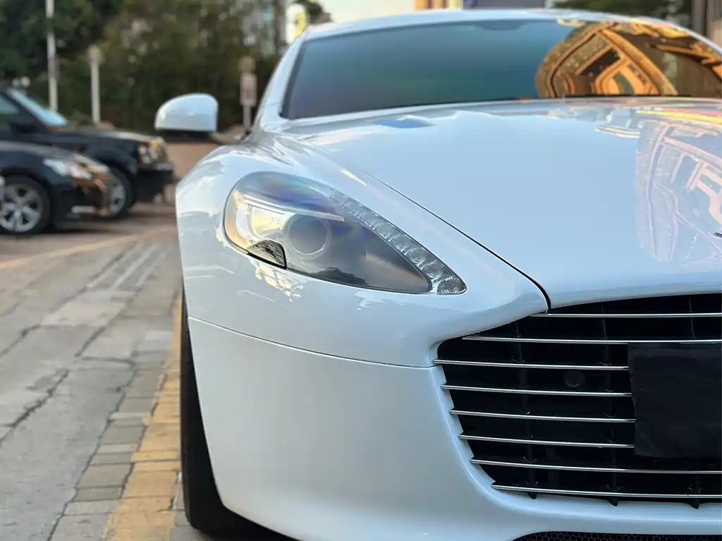 Aston Martin Rapide 2016 — фото 19
