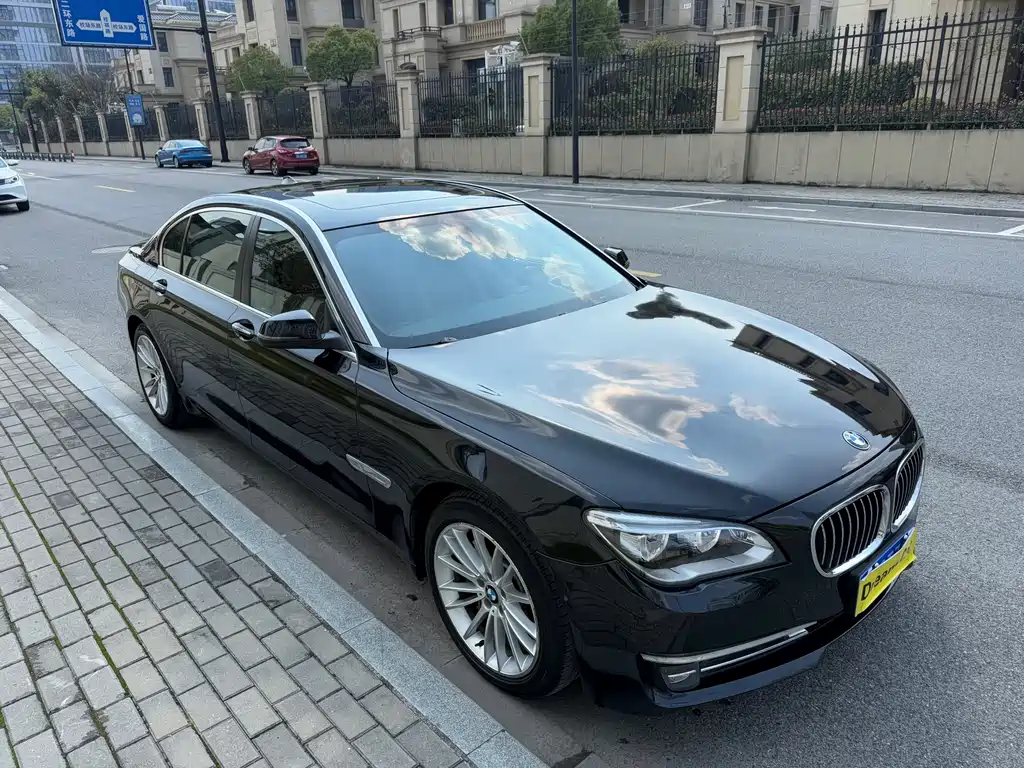 BMW 7 Series 2015 — фото 6