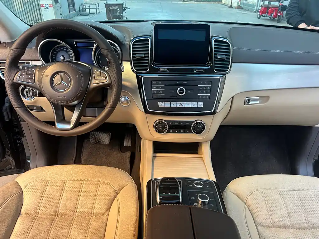 Mercedes-Benz GLS 2017 — фото 13