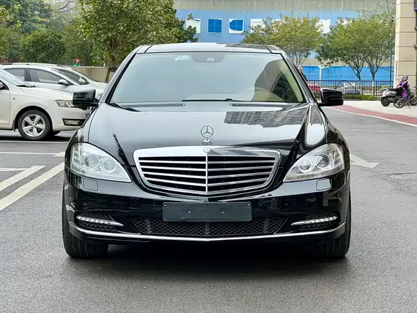 Mercedes-Benz S-Class 2010