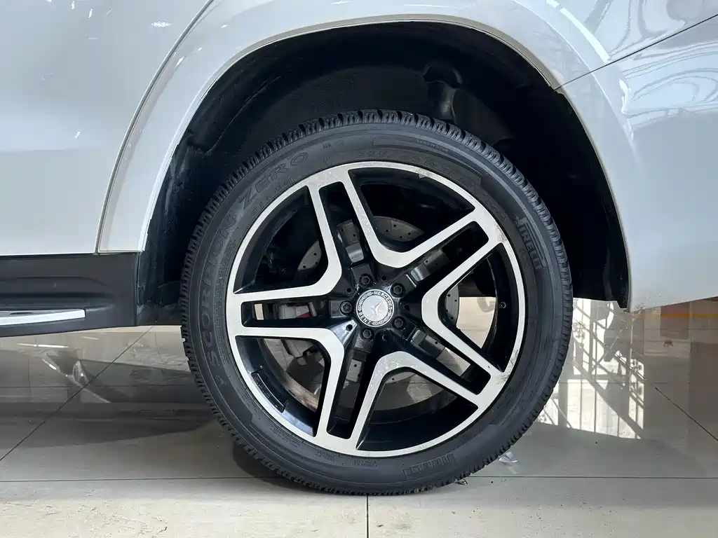 Mercedes-Benz GLS 2019 — фото 16