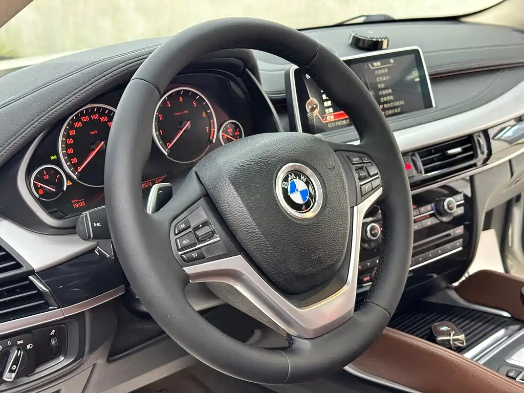 BMW X6 2015 — фото 10
