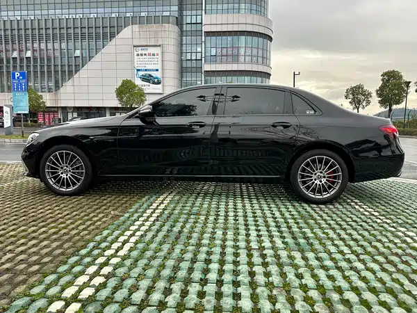Mercedes-Benz E-Class 2023