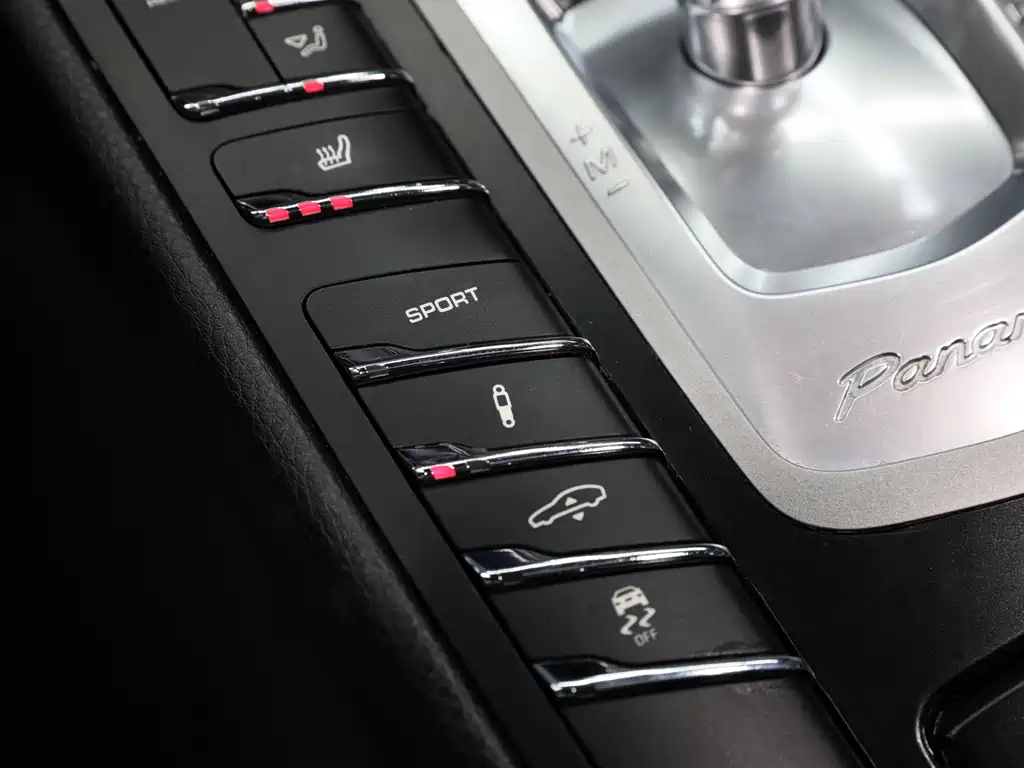 Porsche Panamera 2012 — фото 18