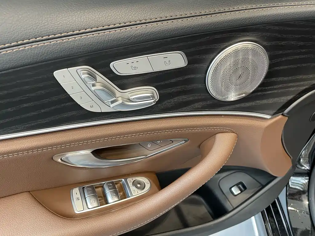 Mercedes-Benz E-Class 2022 — фото 4