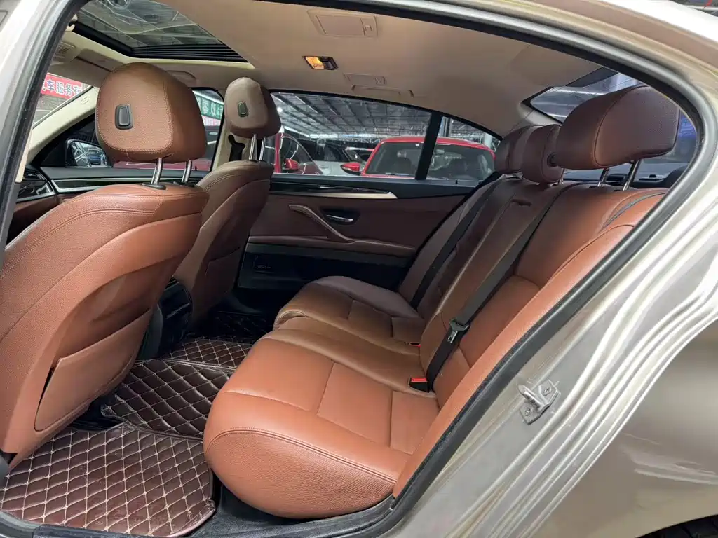 BMW 5 Series 2016 — фото 12