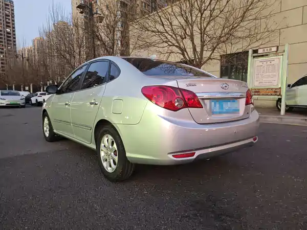 Hyundai Yuedong 2011