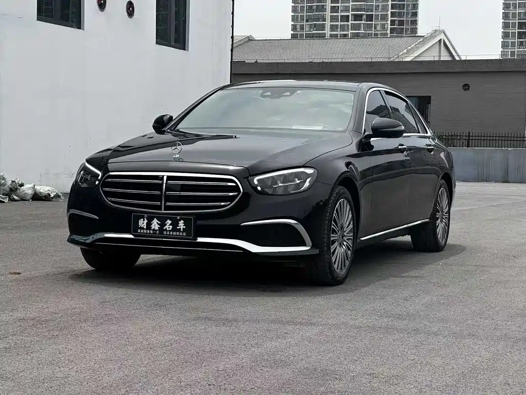 Mercedes-Benz E-Class 2023 — фото 1