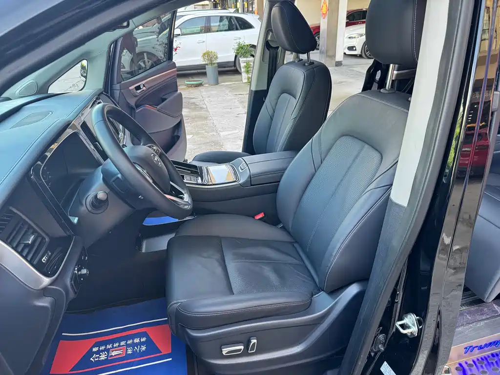 GAC Motor Trumpchi M8 2022 — фото 10