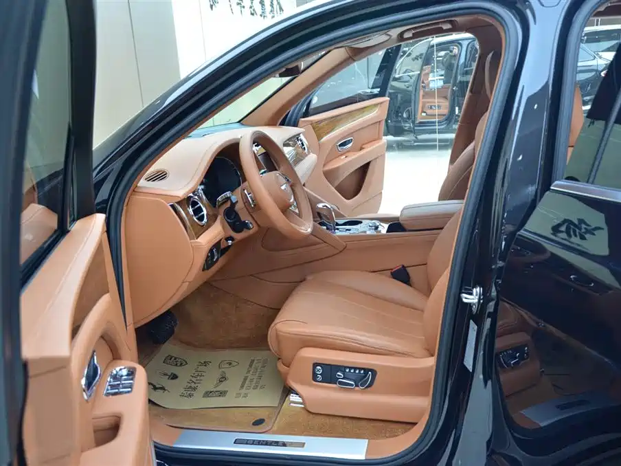 Bentley Bentayga 2022