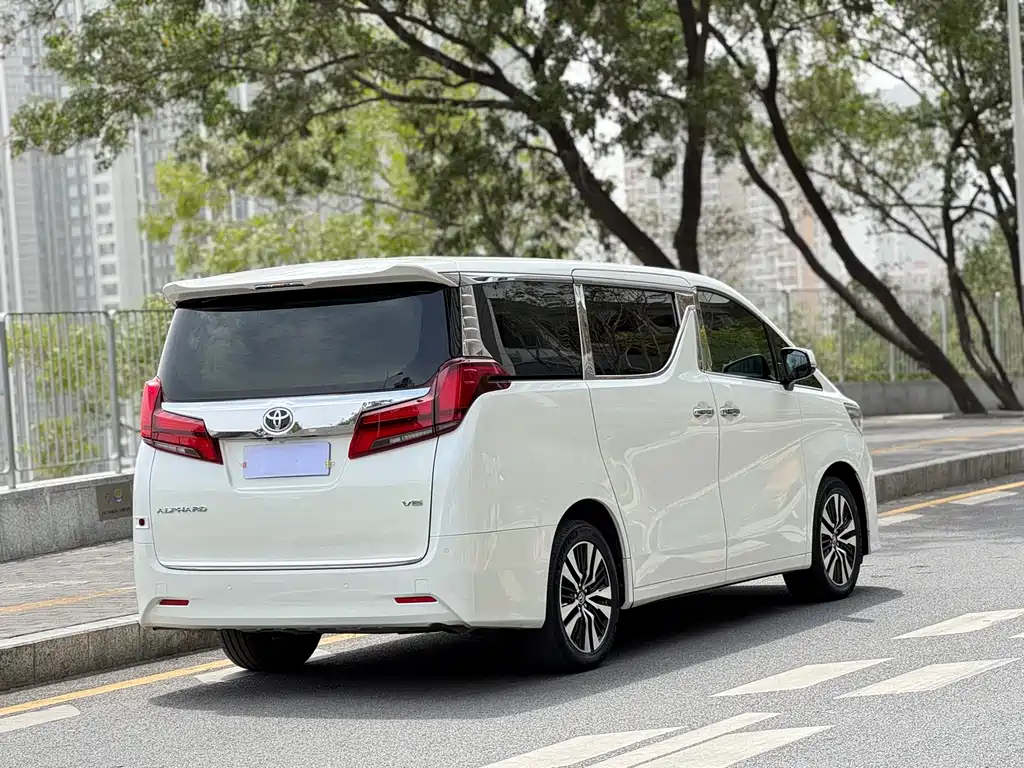 Toyota Alphard 2019 — фото 3