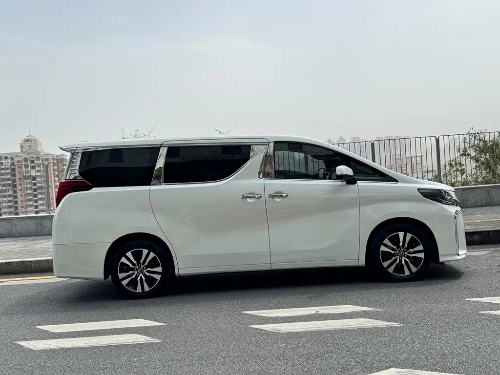 Toyota Alphard 2019 — фото 7
