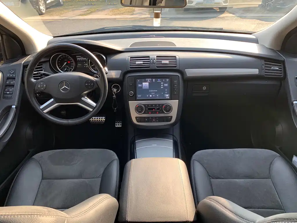 Mercedes-Benz R-Class 2016 — фото 12